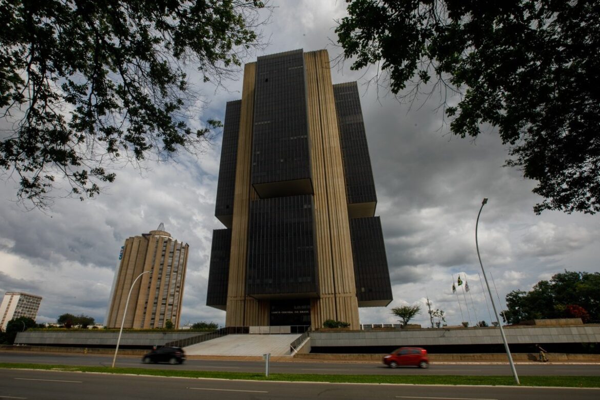 109427107-pa-brasilia-df-11-12-2024-bc-se-reune-para-ultimo-copom-do-ano-com-duvida-de-alta-na-1-.jpg