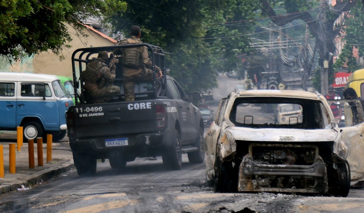 112841599-ri-rio-de-janeiro-rj-28-10-2025-mega-operacao-policial-nos-complexos-do-alemao-e-pen.jpg