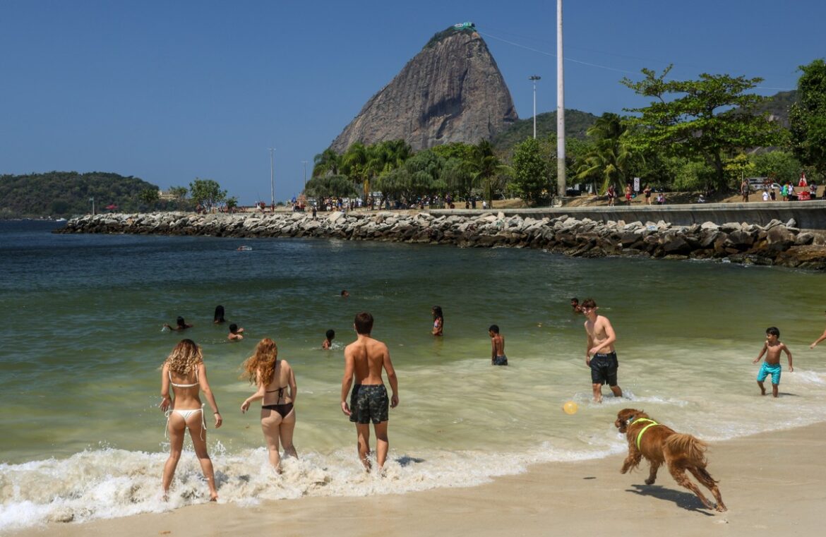 1761387964_112417860-ri-rio-de-janeiro-rj-20-09-2025-balneabilidade-das-praias-da-baia-da-guanabara-dei.jpg